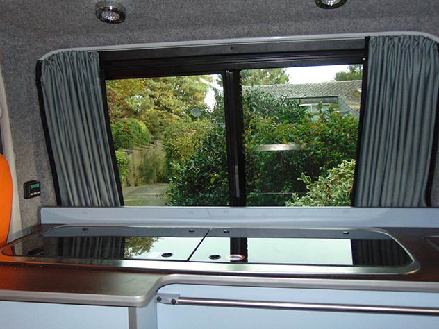 Volkswagen Transporter T5 – Camper Fully fitted kitchen