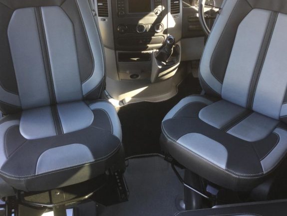 Merc Sprinter - Sports Tourer | Captain swivel seats - driver and passenger